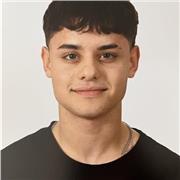 Estudiante de ingeniería mecánica que no dispone de experiencia previa dispuesto a comprometerse con la enseñanza.